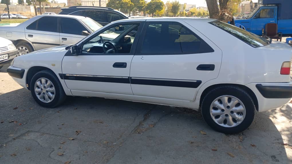 زانتیا مدل ۸۹ دو لکه رنگ